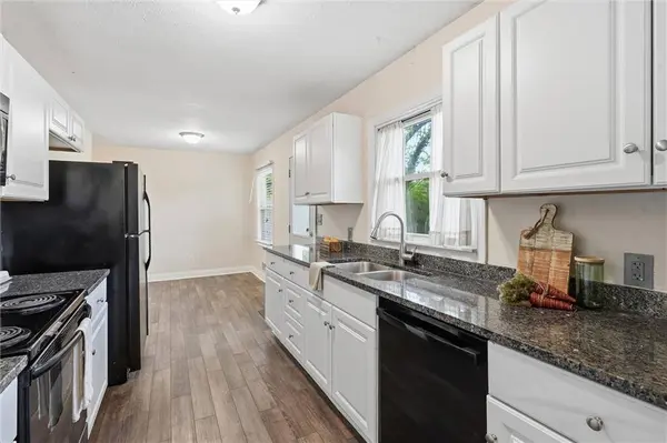 2902 W 7th ST, Lawrence, KS 66049