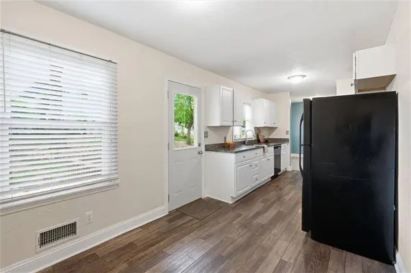 2902 W 7th ST, Lawrence, KS 66049