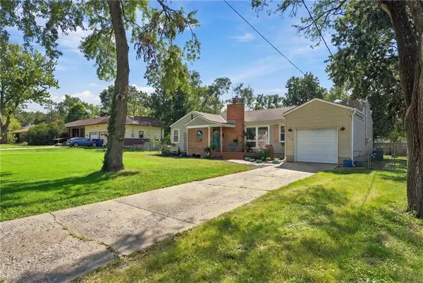 725 W Elm ST, Olathe, KS 66061