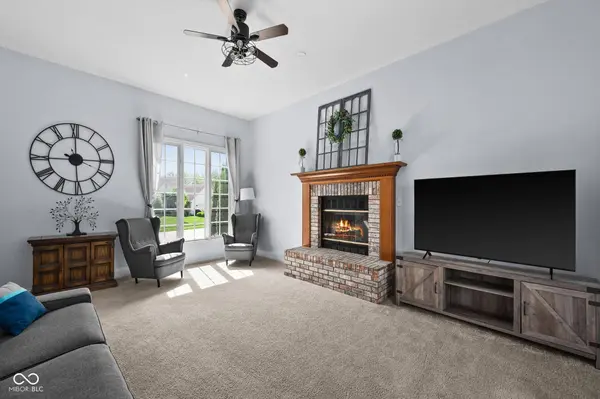 11780 Pebblepointe PASS, Carmel, IN 46033