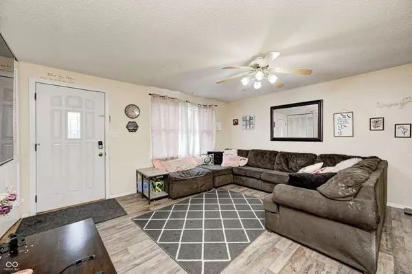 11416 Stoeppelwerth DR, Indianapolis, IN 46229