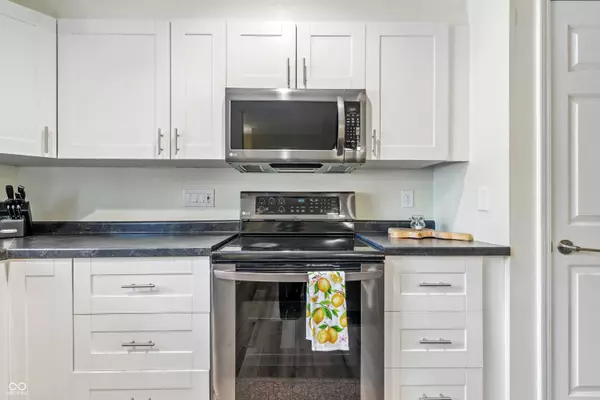 9473 S Pointe Retreat DR, Bloomington, IN 47401