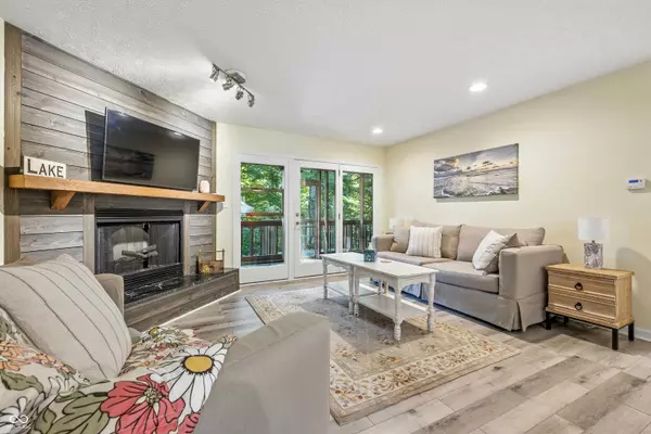 9473 S Pointe Retreat DR, Bloomington, IN 47401