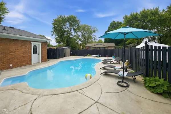 3035 Earl DR, Indianapolis, IN 46227