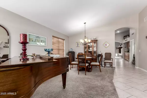 9721 E OSAGE Avenue, Mesa, AZ 85212