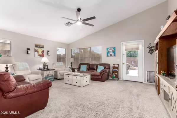 9721 E OSAGE Avenue, Mesa, AZ 85212