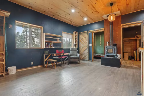 24427 THOVSON RD, Keystone, SD 57751-0000