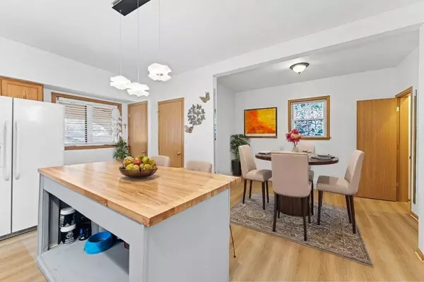 13538 S Burley AVE, Chicago, IL 60633