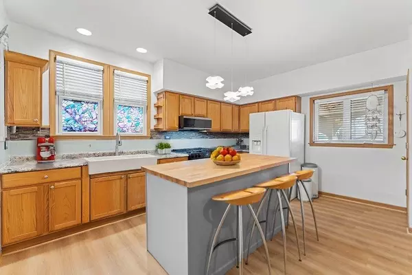 13538 S Burley AVE, Chicago, IL 60633