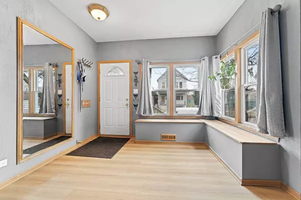 13538 S Burley AVE, Chicago, IL 60633