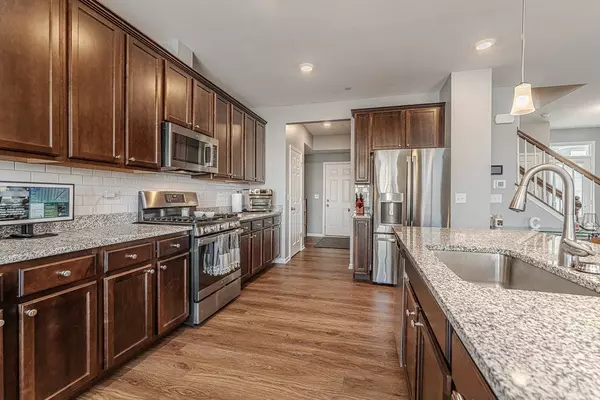 16526 S Winding Creek LN, Lockport, IL 60441