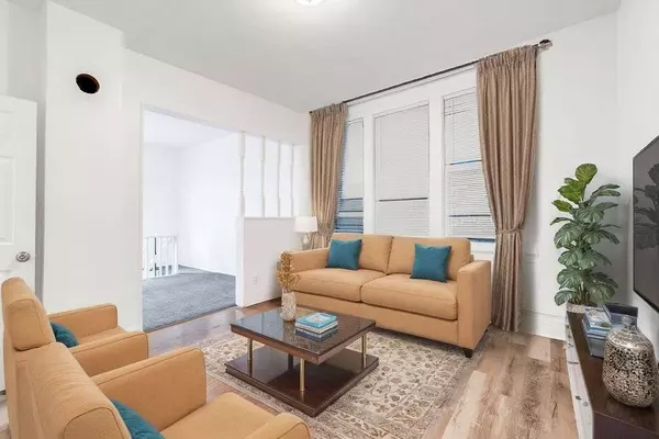 9024 S Houston AVE, Chicago, IL 60617