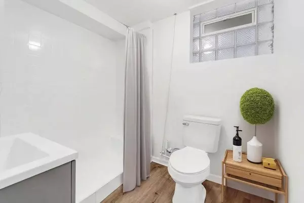 9024 S Houston AVE, Chicago, IL 60617