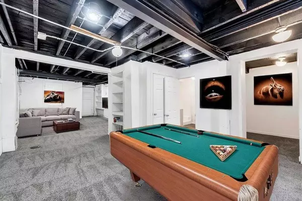 9024 S Houston AVE, Chicago, IL 60617