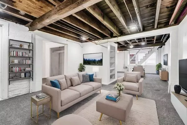 9024 S Houston AVE, Chicago, IL 60617