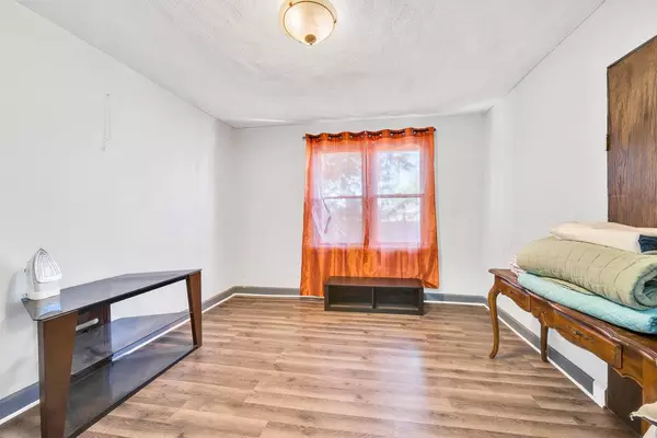 3724 W 135th ST, Robbins, IL 60472