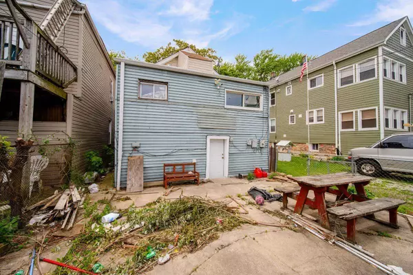 4815 S Bishop ST, Chicago, IL 60638