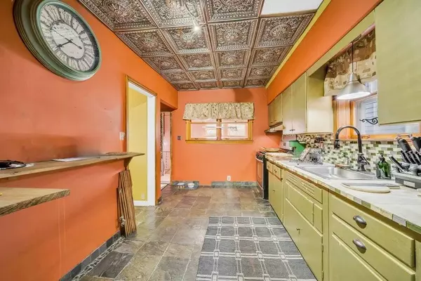 12238 GREENWOOD AVE, Blue Island, IL 60406