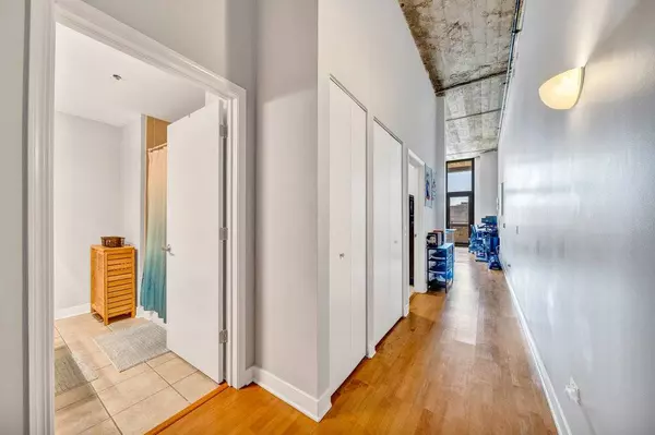 320 E 21ST ST #412, Chicago, IL 60616