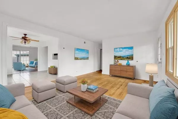 13513 Loomis LN, Crestwood, IL 60418