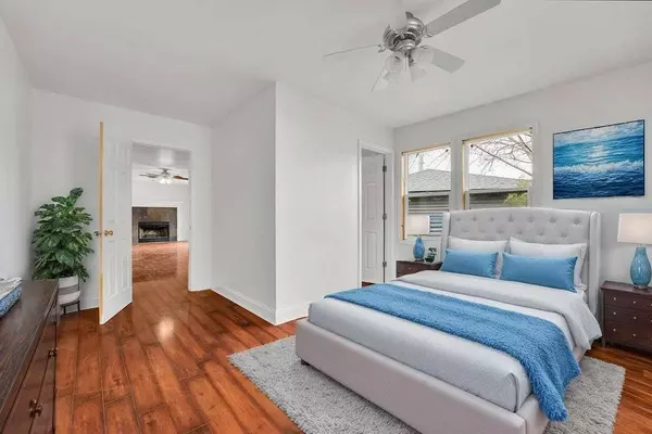 13513 Loomis LN, Crestwood, IL 60418