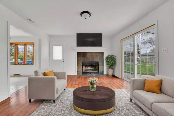 13513 Loomis LN, Crestwood, IL 60418