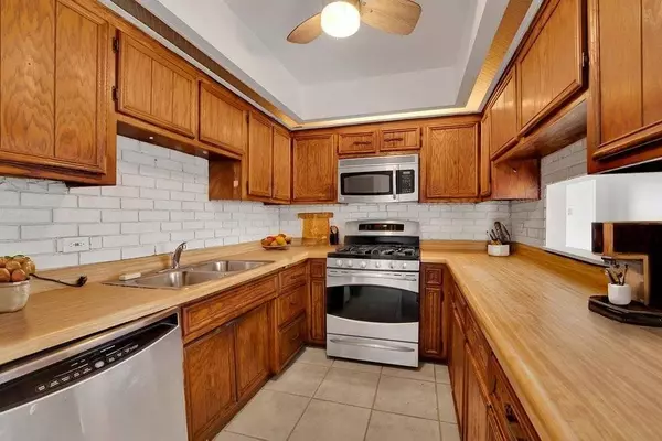 13513 Loomis LN, Crestwood, IL 60418