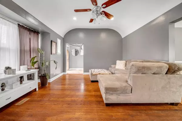 14115 S Wabash AVE, Riverdale, IL 60827