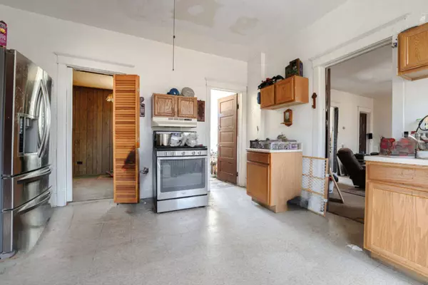 12401 S Green ST, Calumet Park, IL 60827