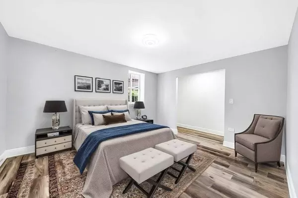 396 E Kensington AVE, Chicago, IL 60628