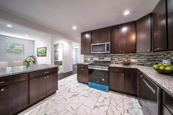 2937 139th ST, Blue Island, IL 60406