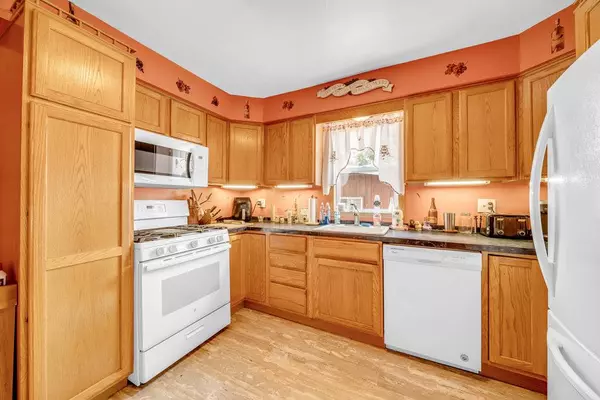 2715 Orchard ST, Blue Island, IL 60406