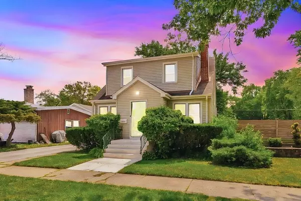 2715 Orchard ST, Blue Island, IL 60406