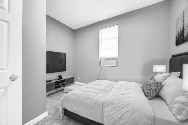 69 E 159th ST, Harvey, IL 60426