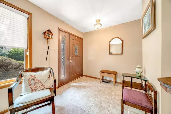 6402 Jeanette CT, Tinley Park, IL 60477