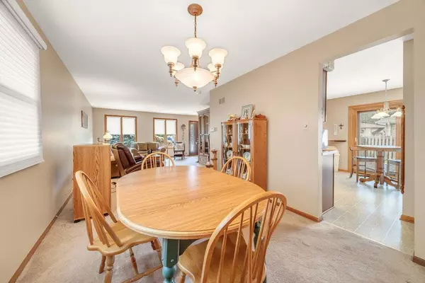 6402 Jeanette CT, Tinley Park, IL 60477