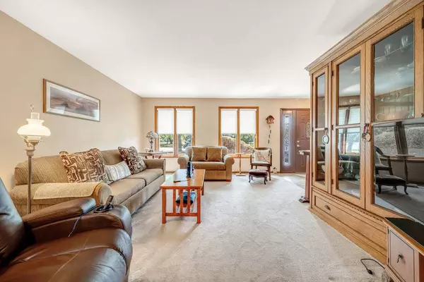 6402 Jeanette CT, Tinley Park, IL 60477