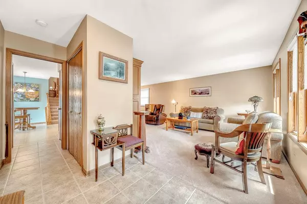 6402 Jeanette CT, Tinley Park, IL 60477