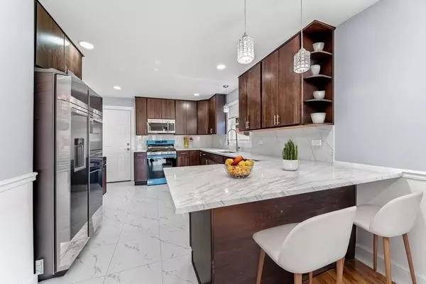 12437 S Throop ST, Calumet Park, IL 60827