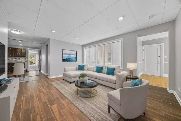 2418 Burr Oak AVE #1E, Blue Island, IL 60406