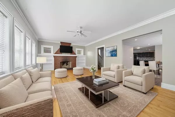 2418 Burr Oak AVE #1E, Blue Island, IL 60406