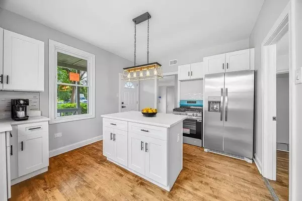 2823 Broadway ST, Blue Island, IL 60406