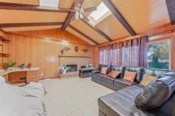 452 E 167th ST, South Holland, IL 60473