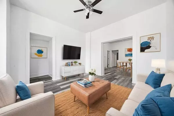 8919 S Exchange AVE, Chicago, IL 60617