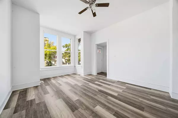 8919 S Exchange AVE, Chicago, IL 60617