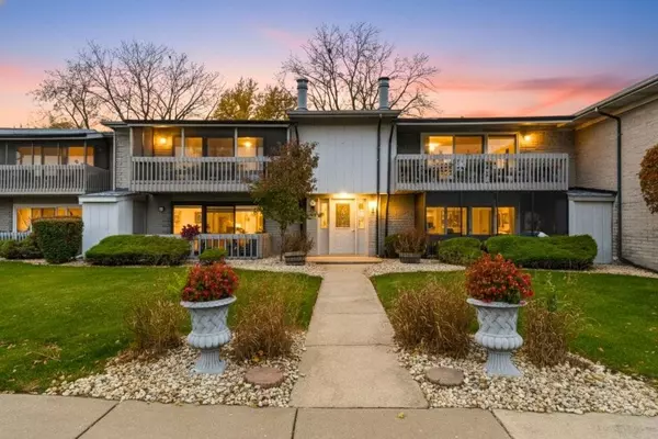 15700 86th AVE #104, Orland Park, IL 60462