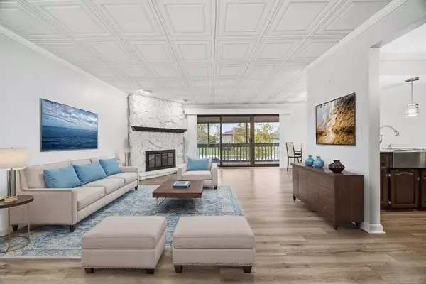 15700 86th AVE #104, Orland Park, IL 60462