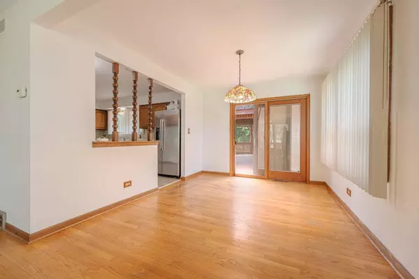 14322 McCarthy RD, Lemont, IL 60439