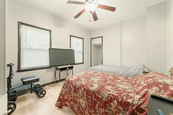 2629 Broadway ST, Blue Island, IL 60406