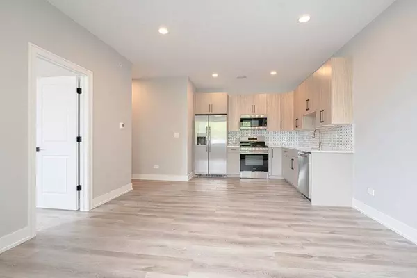 13426 Olde Western AVE #203, Blue Island, IL 60406